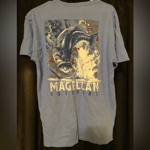 Large Men’s Magellan Outdoors light blue short sleeve cotton shirt